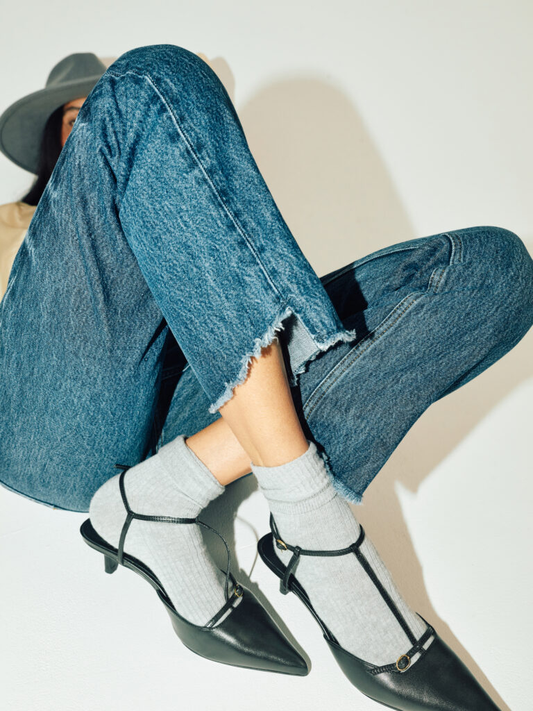 800047_MMHFree_Dark_Jeans_6