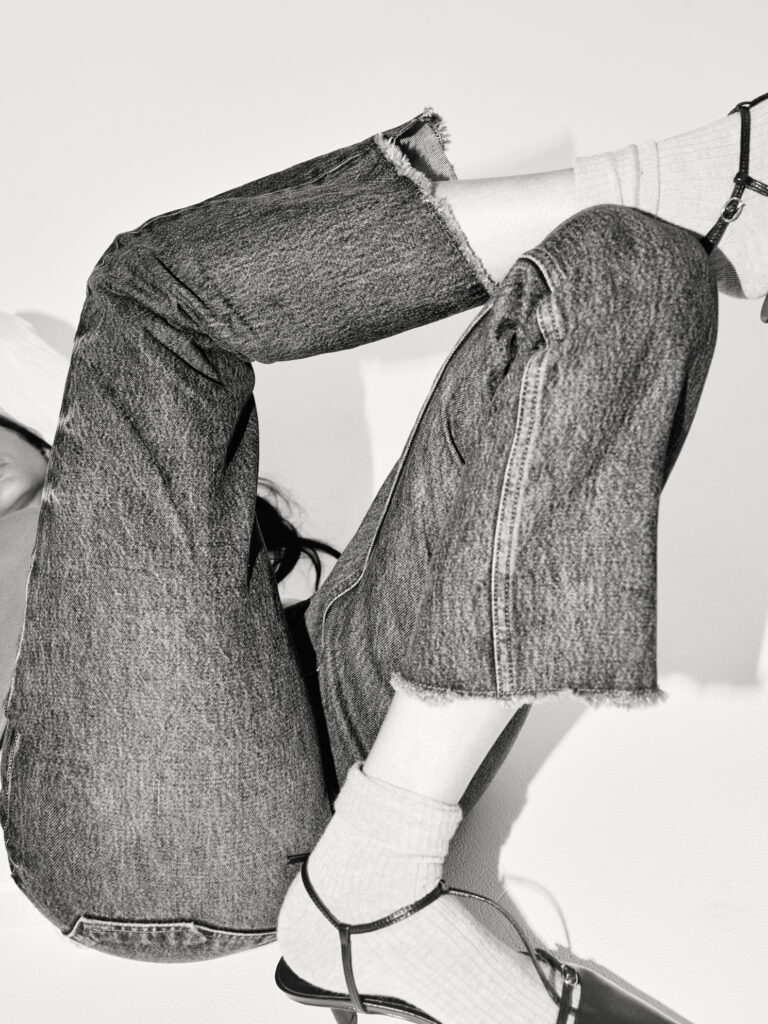 800047_MMHFree_Dark_Jeans_7